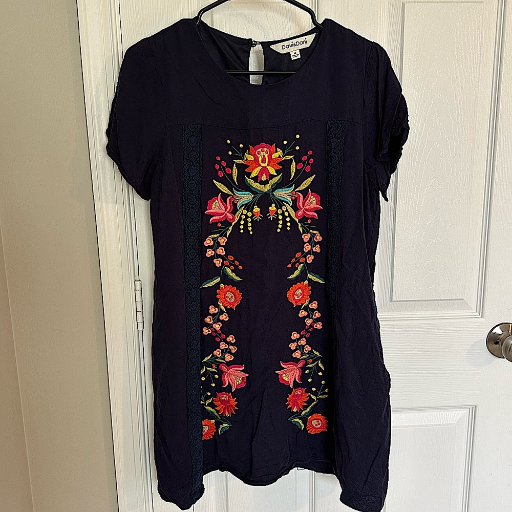 Davi&Dani Medium Boho Floral Embroidered Swing Dress